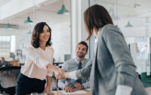 como se apresentar em uma entrevista de emprego