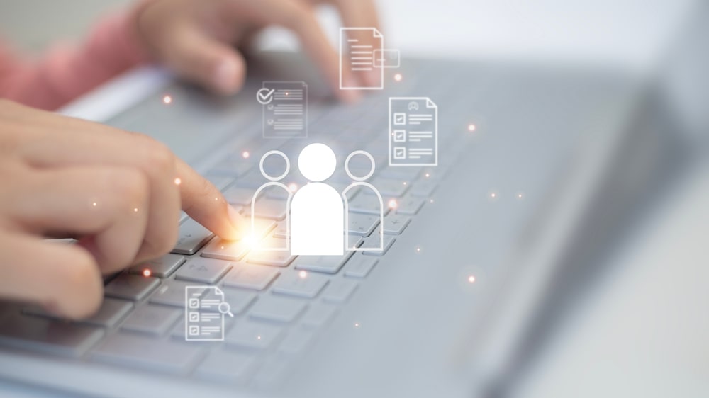 como colocar emprego atual no currículo