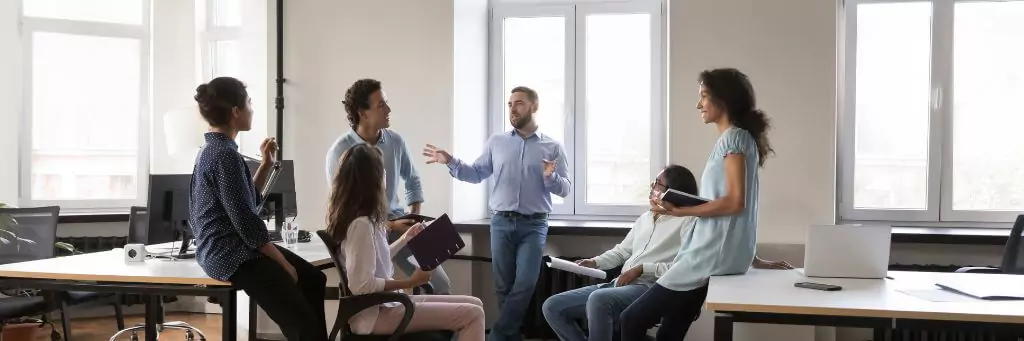 time de profissionais reunido